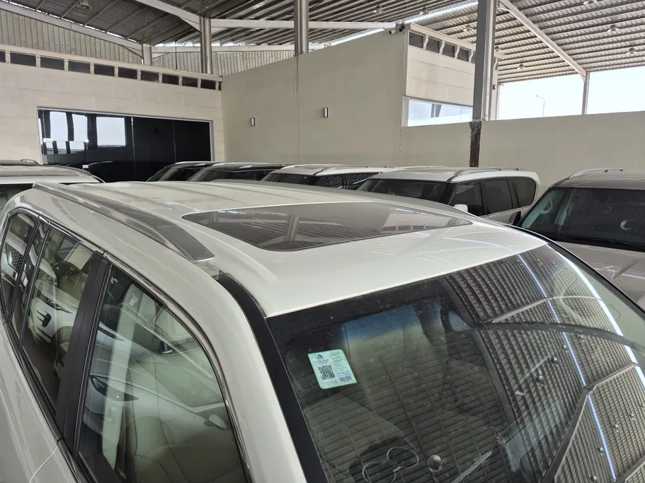 2023 Toyota Land Cruiser VX 