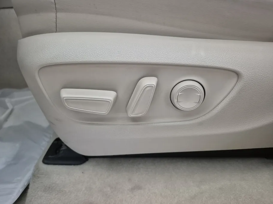 2023 Toyota Land Cruiser VX 