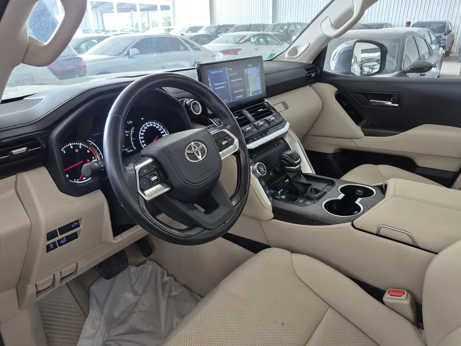 2023 Toyota Land Cruiser VX 