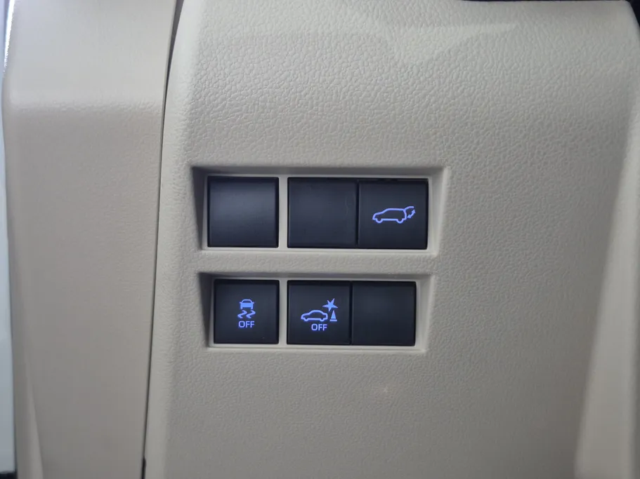 2023 Toyota Land Cruiser VX 