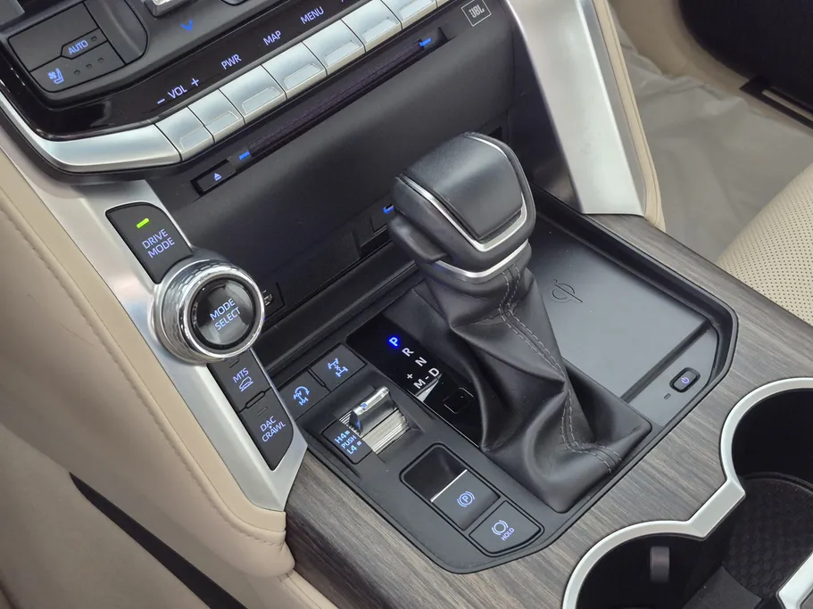 2023 Toyota Land Cruiser VX 