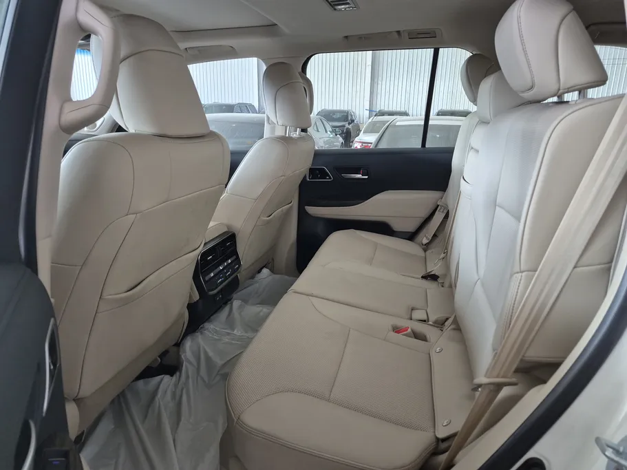 2023 Toyota Land Cruiser VX 