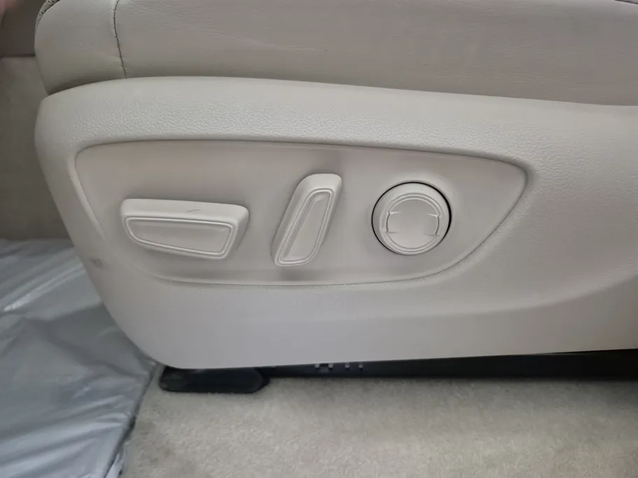 2023 Toyota Land Cruiser VX 