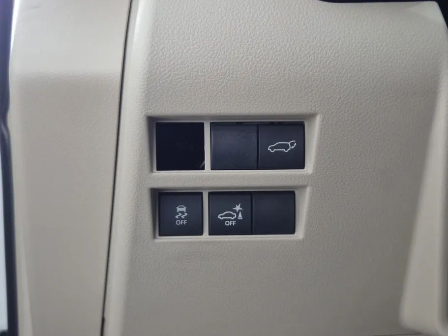 2023 Toyota Land Cruiser VX 