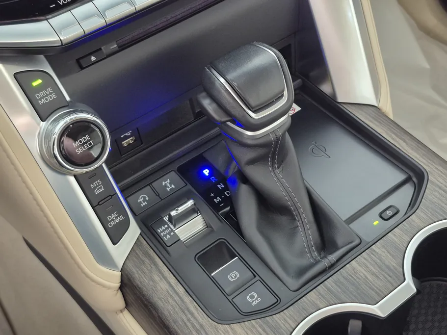 2023 Toyota Land Cruiser VX 