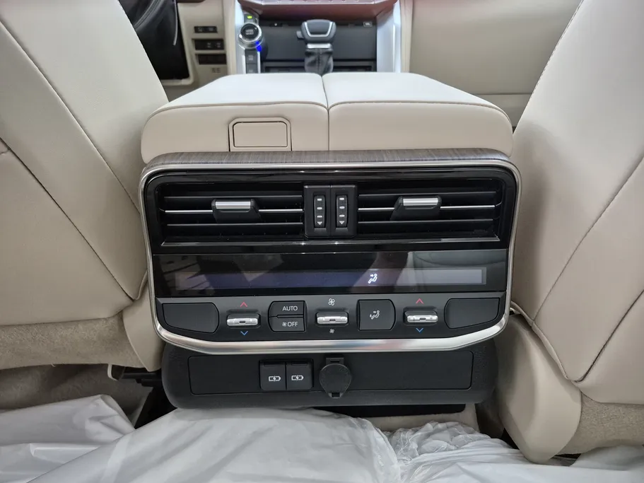 2023 Toyota Land Cruiser VX 