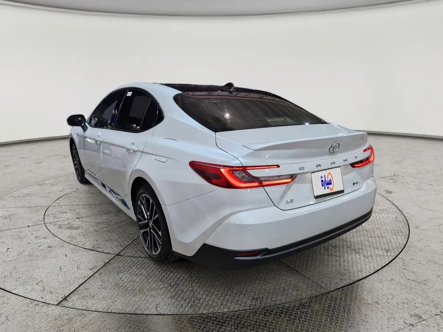 تويوتا كامري LE HEV 2025 