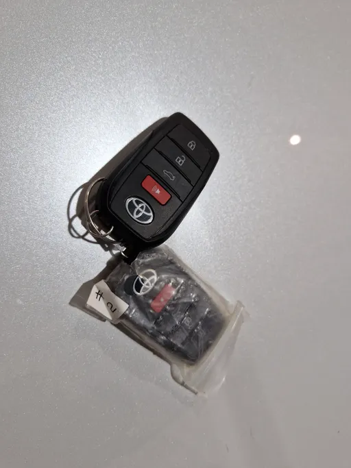 تويوتا كامري LE HEV 2025 