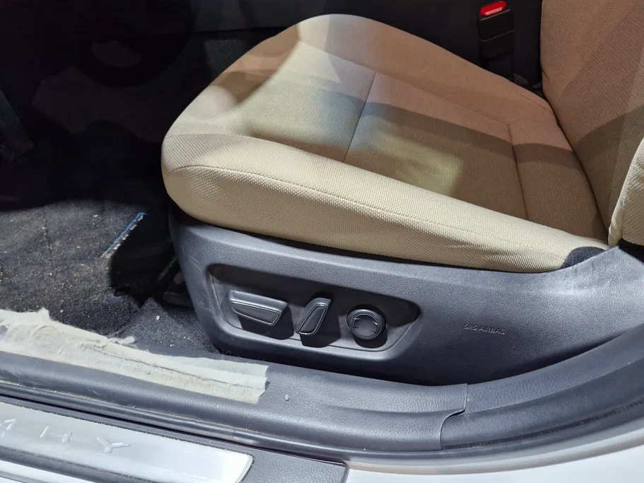 تويوتا كامري LE HEV 2025 