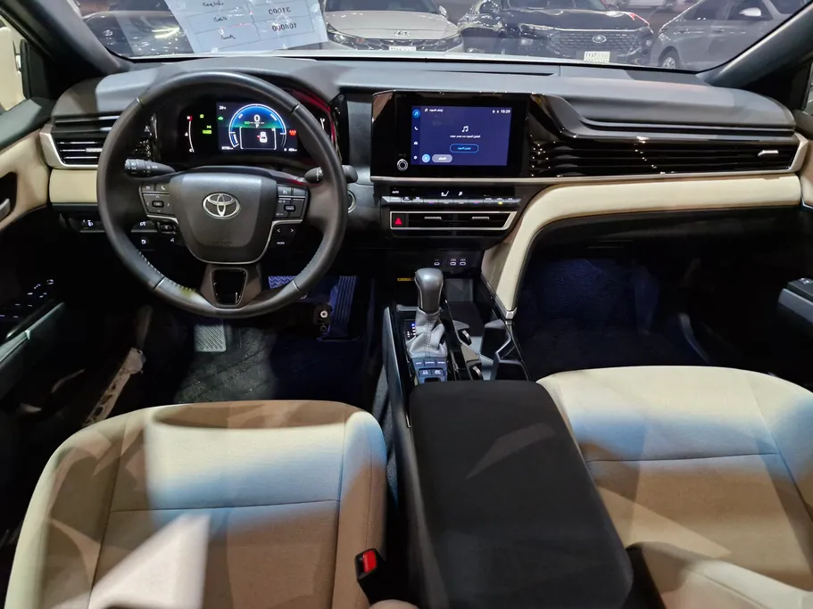 تويوتا كامري LE HEV 2025 