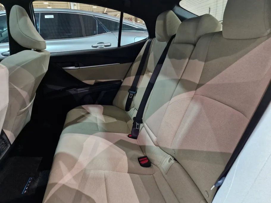 تويوتا كامري LE HEV 2025 