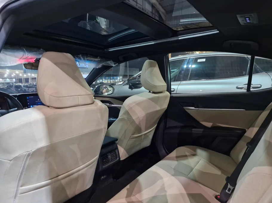 تويوتا كامري LE HEV 2025 