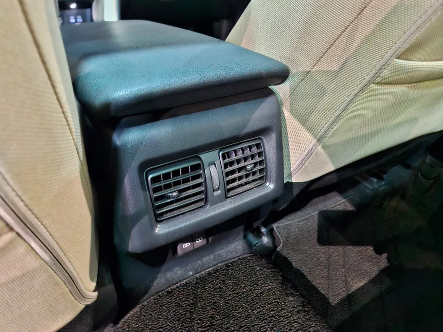 تويوتا كامري LE HEV 2025 