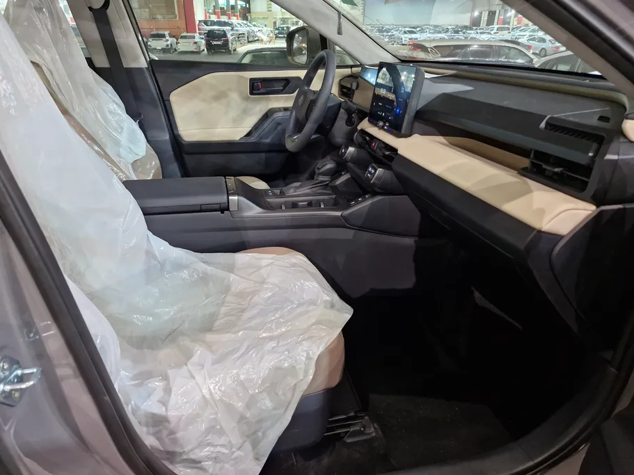 تويوتا راف فور LE 2026 