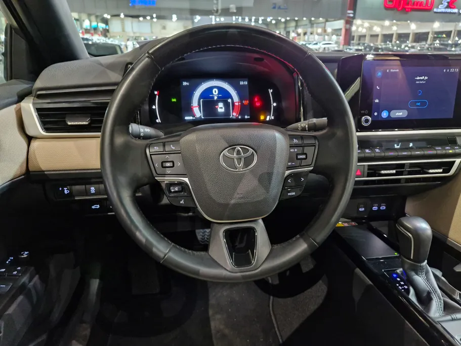تويوتا كامري LE 2025 