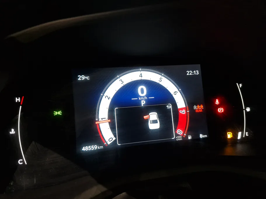 تويوتا كامري LE 2025 