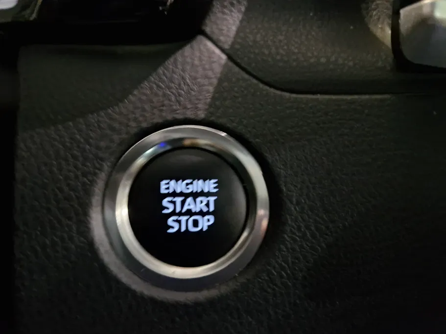 تويوتا كامري LE 2025 