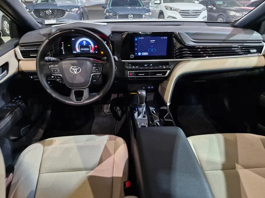 تويوتا كامري LE 2025 