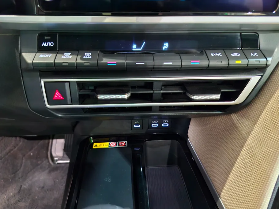 تويوتا كامري LE 2025 