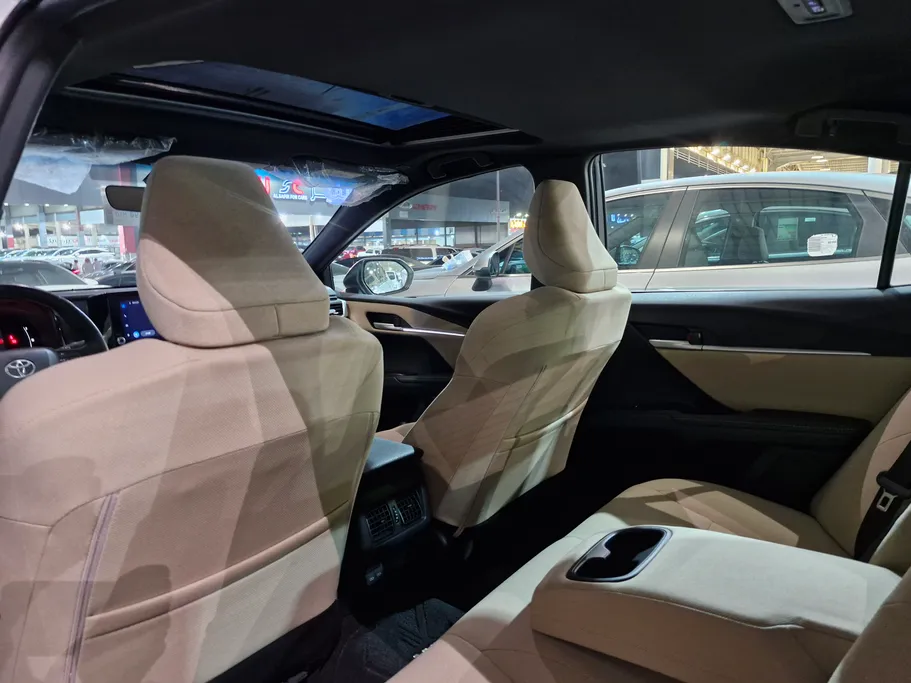 تويوتا كامري LE 2025 