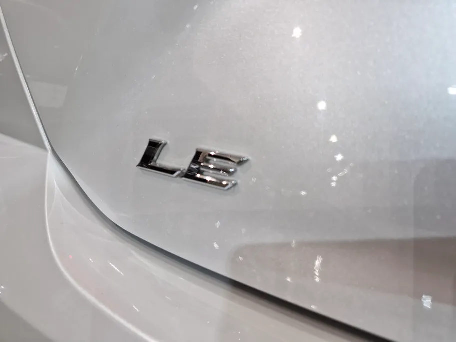 تويوتا كامري LE 2025 