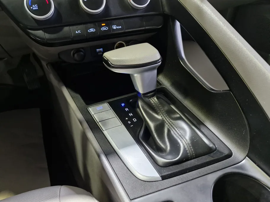 2023 Hyundai Elantra Fleet 