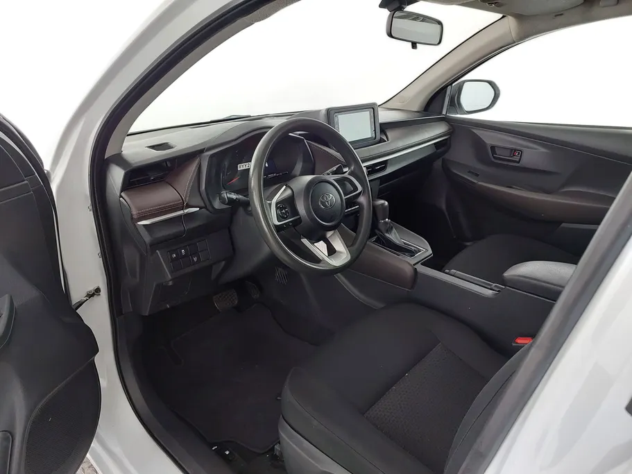 2023 Toyota Yaris  Y 