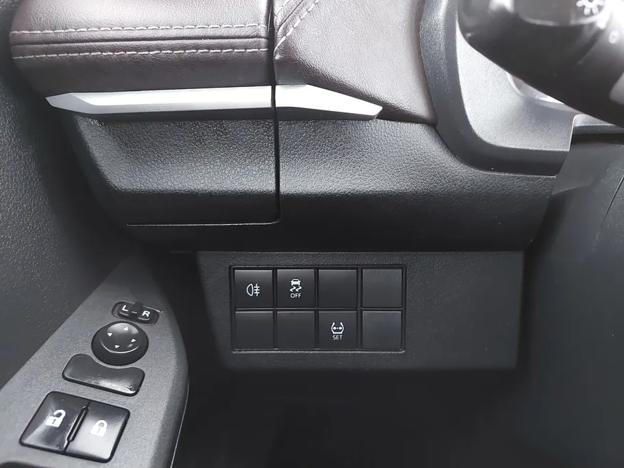 2023 Toyota Yaris  Y 