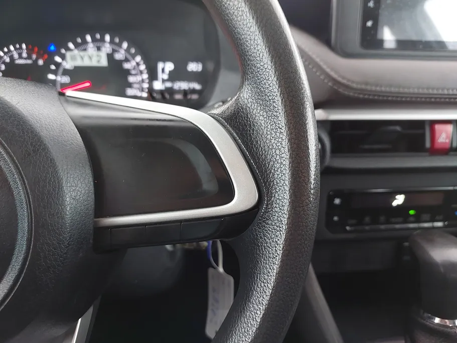 2023 Toyota Yaris  Y 