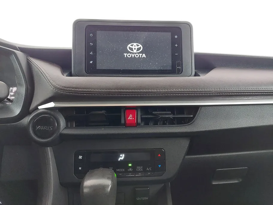 2023 Toyota Yaris  Y 