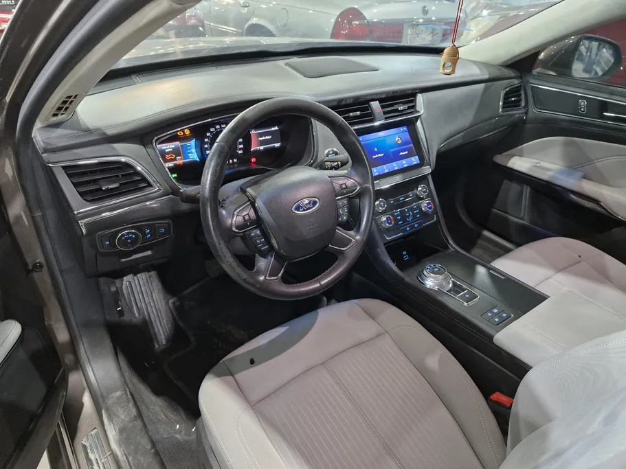 2021 Ford Taurus Ambiente 