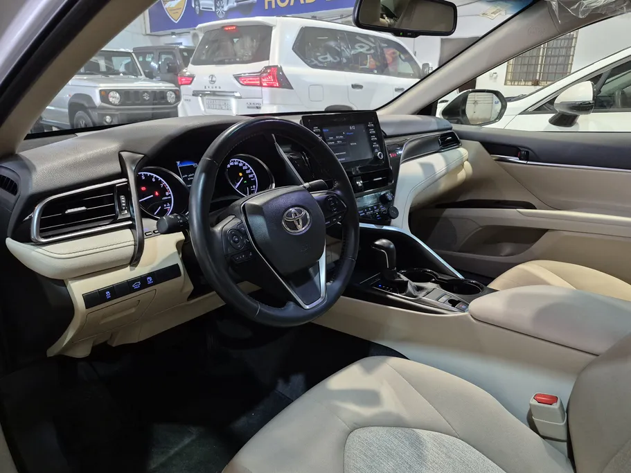 2023 Toyota Camry  SE 