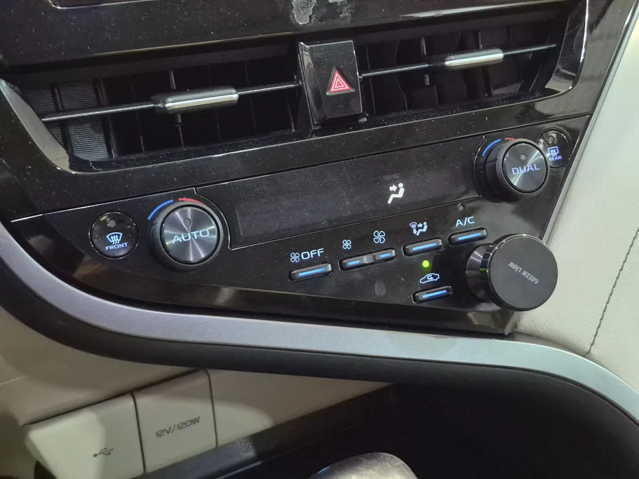 2023 Toyota Camry  SE 