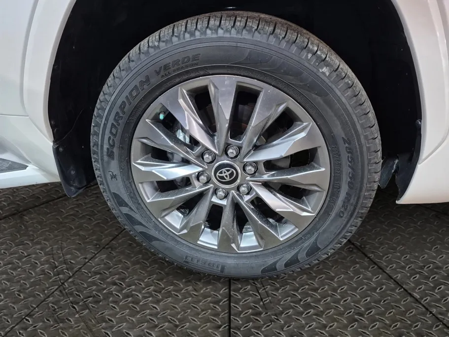 2024 Toyota Land Cruiser GXR3 