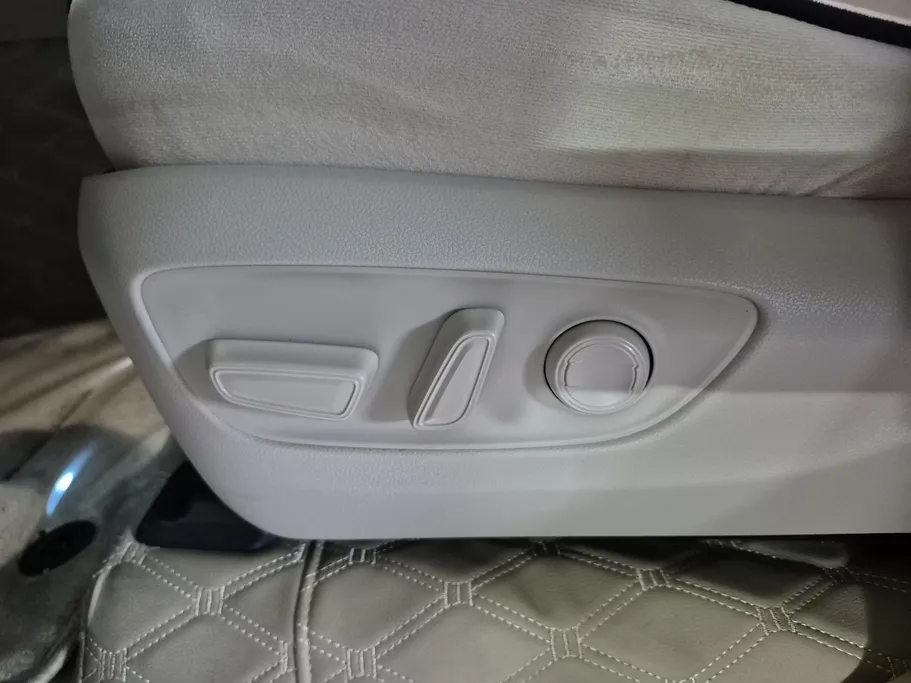 تويوتا لاندكروزر GXR3 2024 