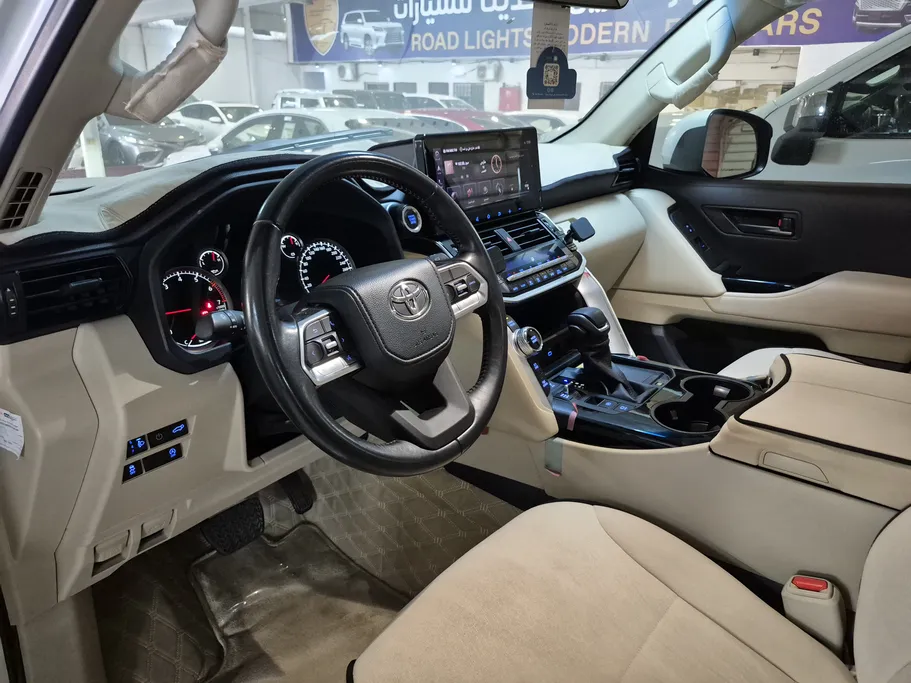 تويوتا لاندكروزر GXR3 2024 