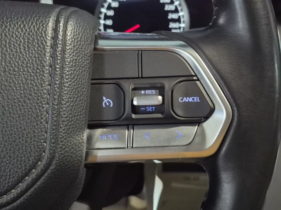 تويوتا لاندكروزر GXR3 2024 