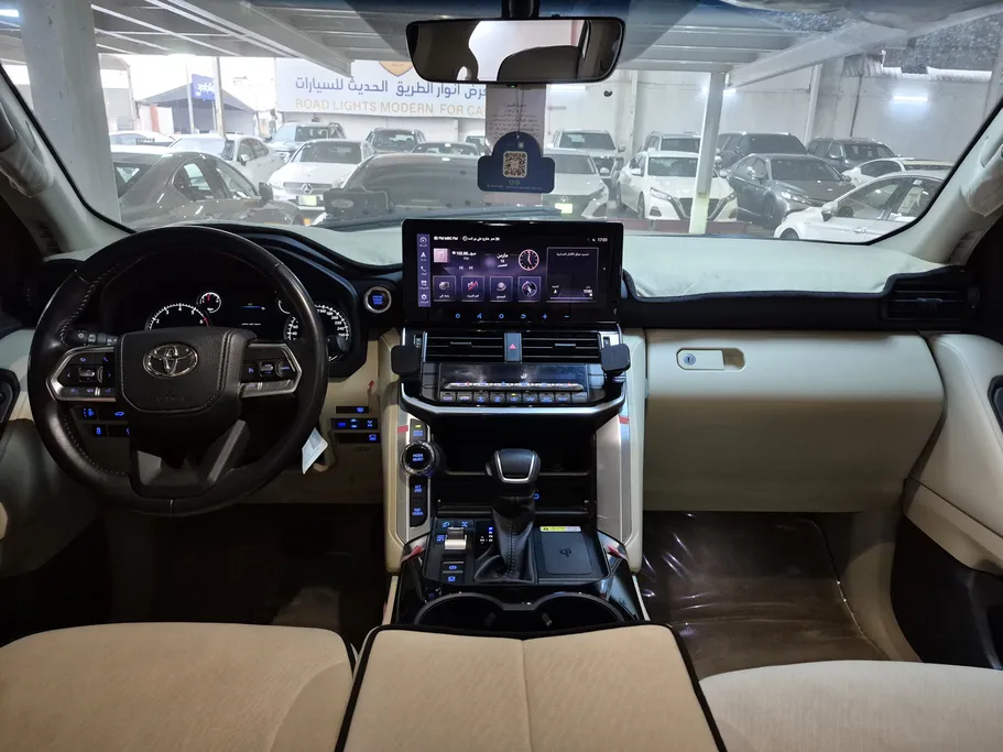 تويوتا لاندكروزر GXR3 2024 