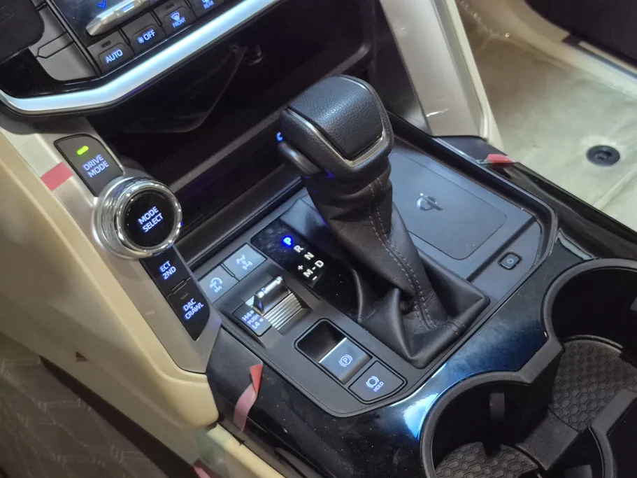 تويوتا لاندكروزر GXR3 2024 