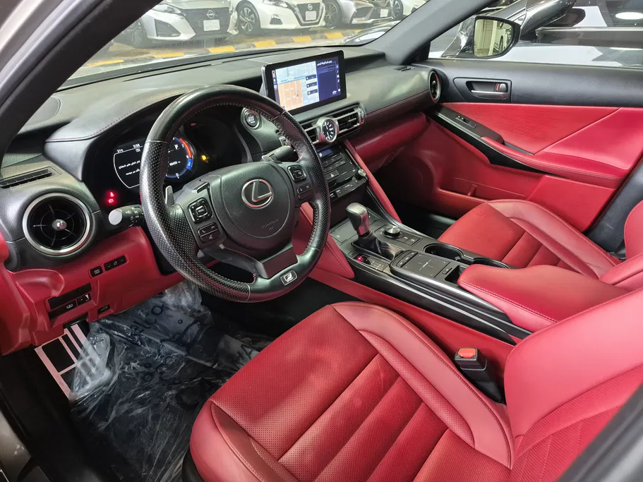 لكزس IS 350 F Sport 2022 