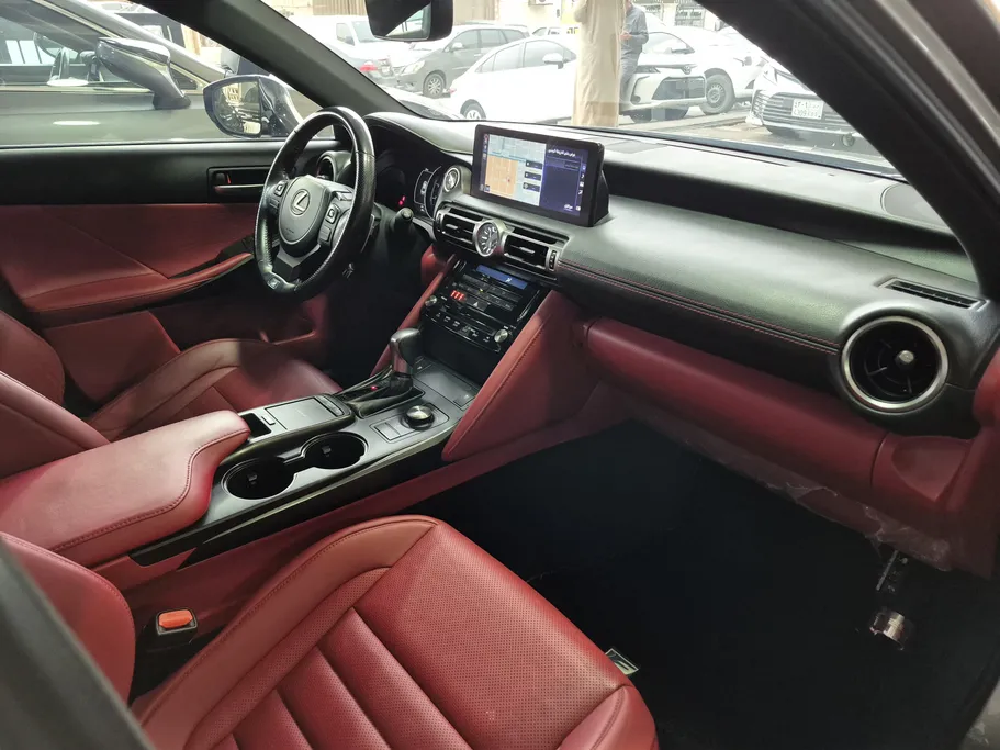 لكزس IS 350 F Sport 2022 