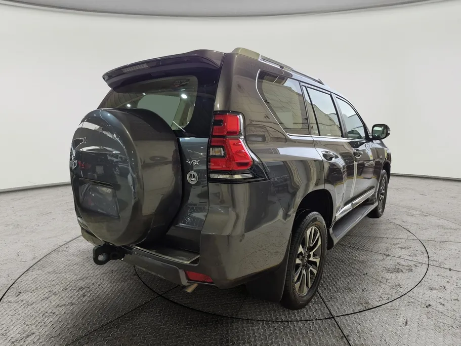 تويوتا برادو VX 2022 