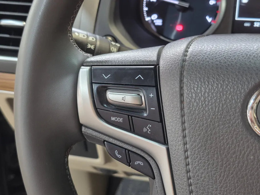 تويوتا برادو VX 2022 