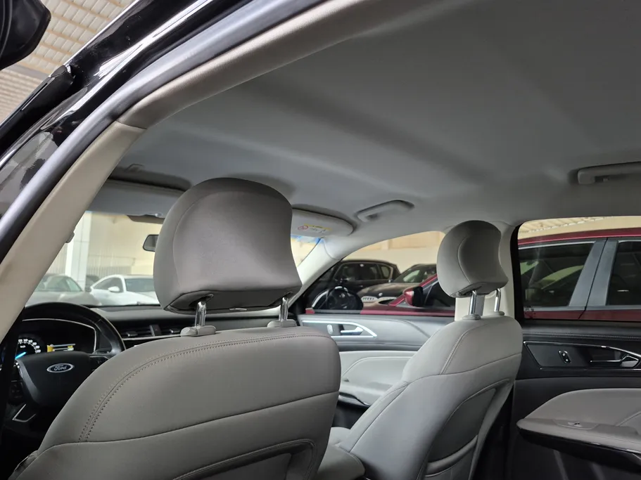 2021 Ford Taurus Ambiente 