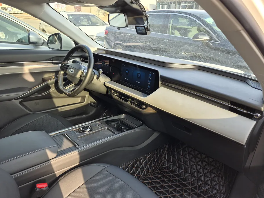 2024 Ford Taurus Ambiente 