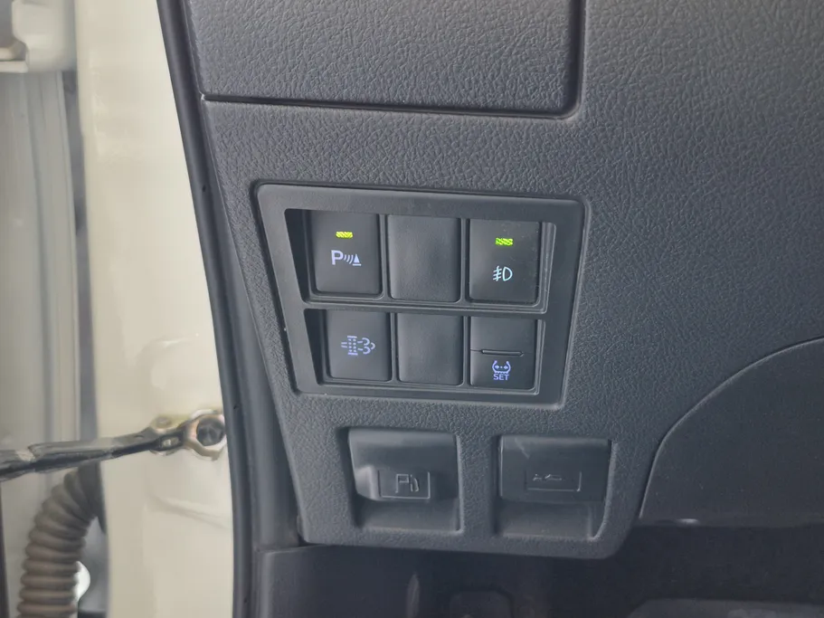 2024 Toyota Hilux SGLX 4X4 AT DSL 