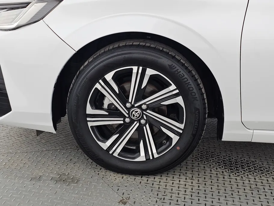 2023 Toyota Yaris  YX 