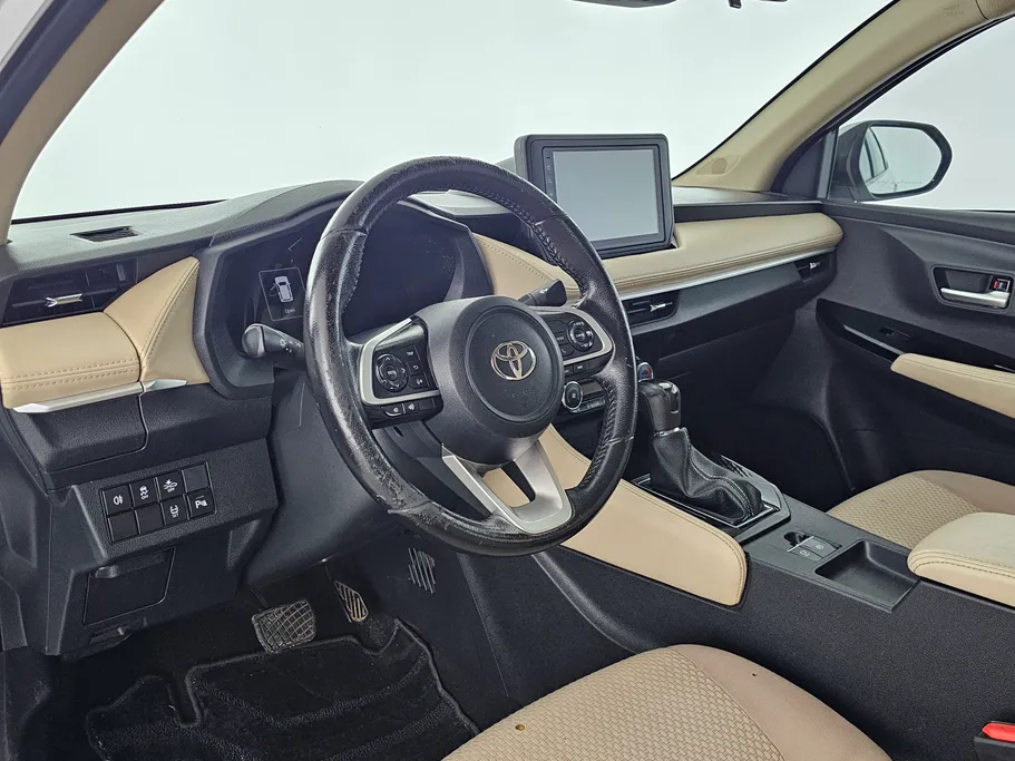 2023 Toyota Yaris  YX 