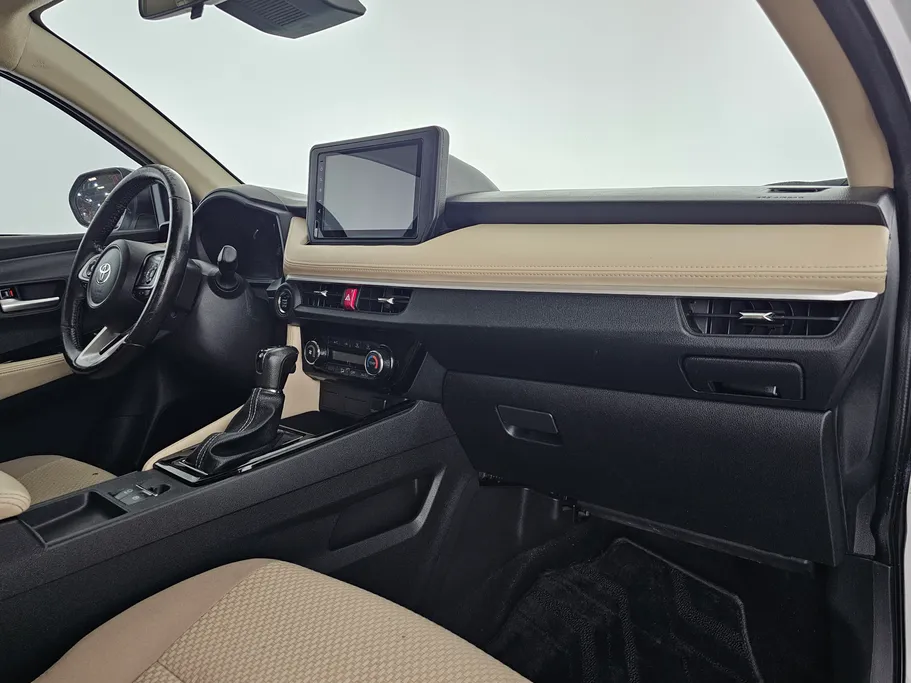 2023 Toyota Yaris  YX 