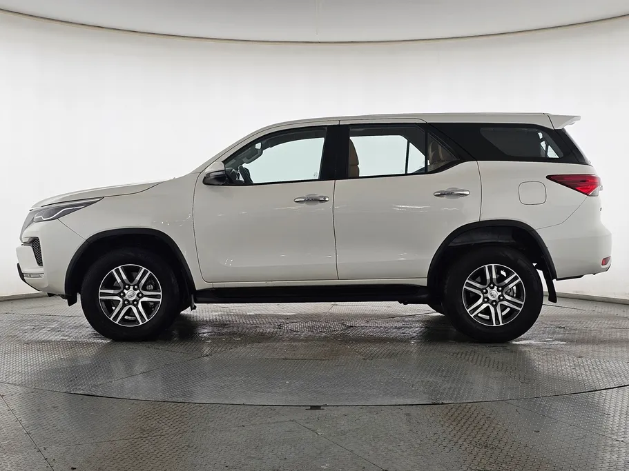 2022 Toyota Fortuner GX2 4x2 